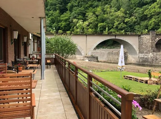 住宿加早餐酒店 Eifelpension Brueckenschenke 福斯霍芬